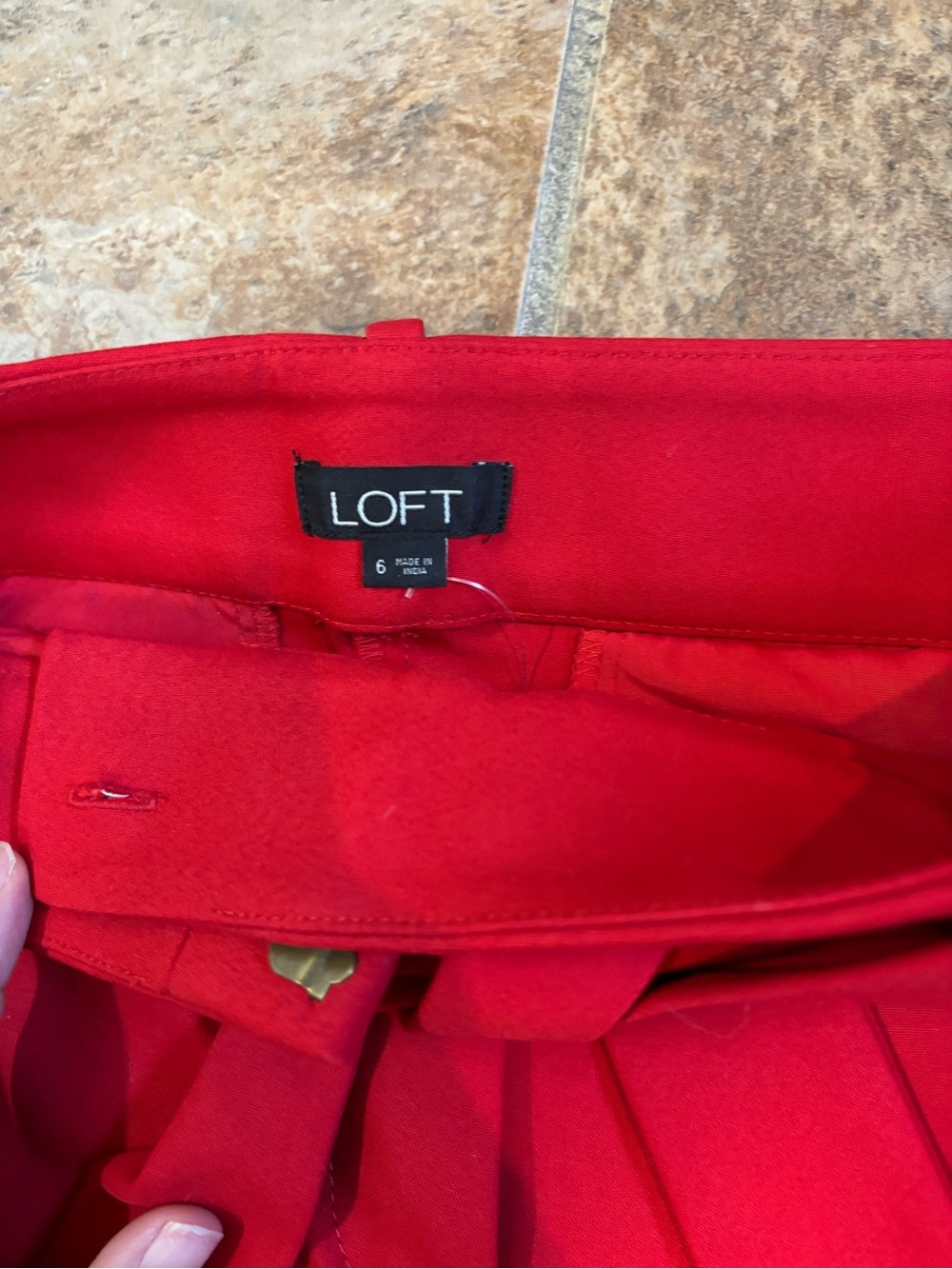 Red shorts - Picture 3 of 3